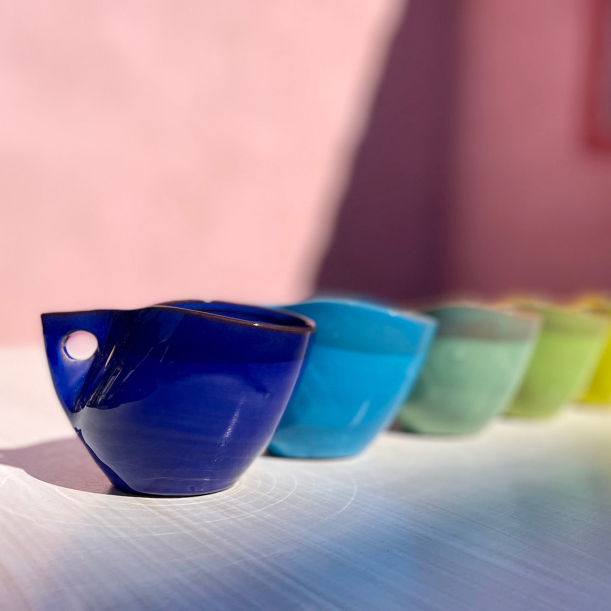 Tasses pincées